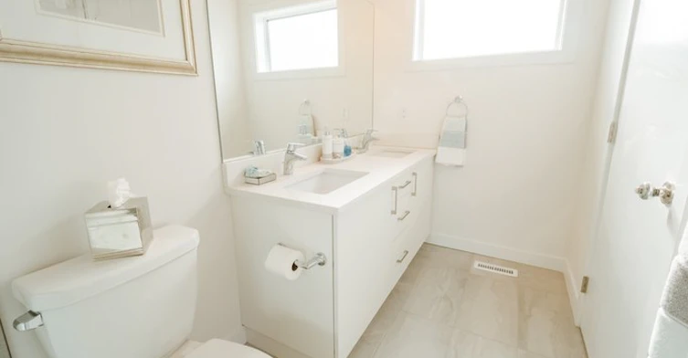 15211 103 Avenue Northwest, Edmonton, AB, T5P 1Y2 - 8