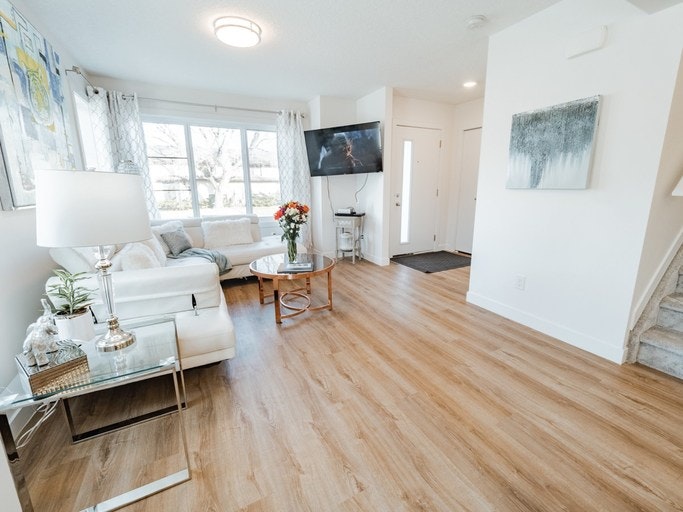 15211 103 Avenue Northwest, Edmonton, AB, T5P 1Y2 - 13
