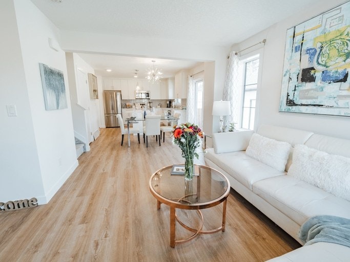 15211 103 Avenue Northwest, Edmonton, AB, T5P 1Y2 - 9