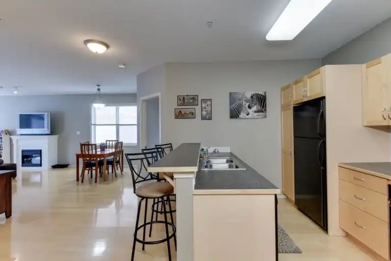 11039 83 Avenue Northwest, Edmonton, AB, T6G 0T7 - 2