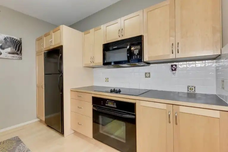 11039 83 Avenue Northwest, Edmonton, AB, T6G 0T7