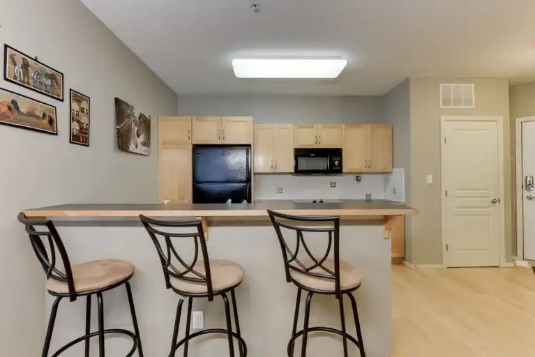 11039 83 Avenue Northwest, Edmonton, AB, T6G 0T7 - 4