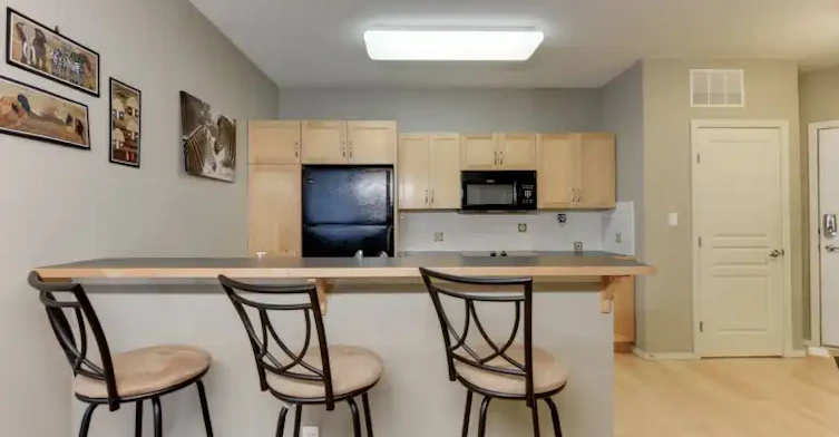 11039 83 Avenue Northwest, Edmonton, AB, T6G 0T7 - 4