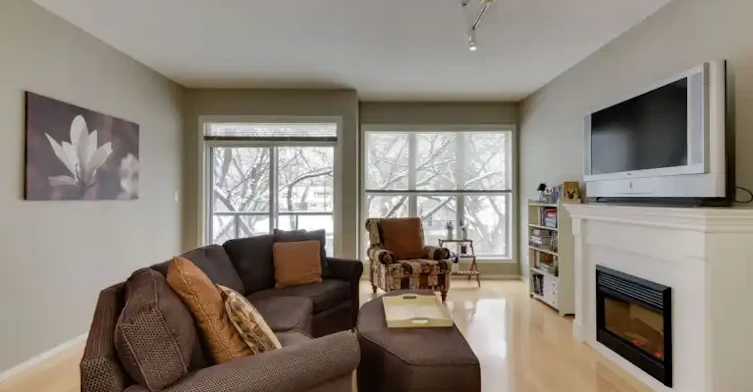 11039 83 Avenue Northwest, Edmonton, AB, T6G 0T7 - 6