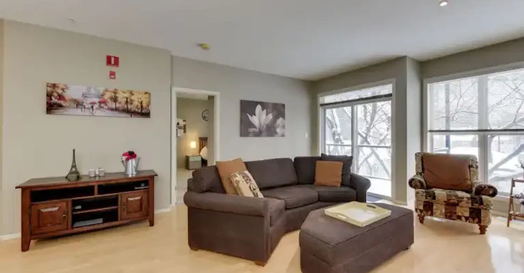 11039 83 Avenue Northwest, Edmonton, AB, T6G 0T7 - 5