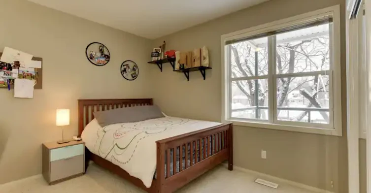 11039 83 Avenue Northwest, Edmonton, AB, T6G 0T7 - 8