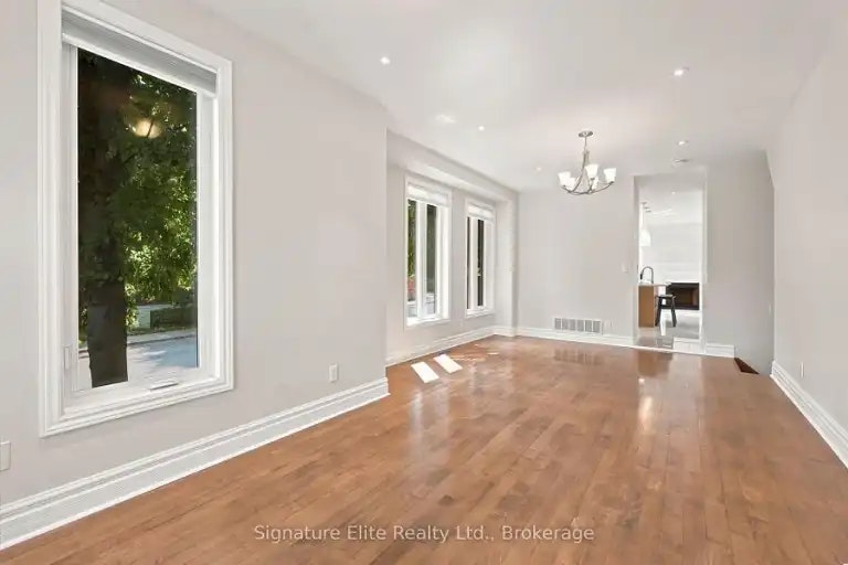 42 William Hancox Avenue, Toronto, ON, M4E 3W9