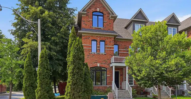 42 William Hancox Avenue, Toronto, ON, M4E 3W9 - 3