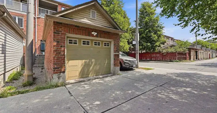 42 William Hancox Avenue, Toronto, ON, M4E 3W9 - 2