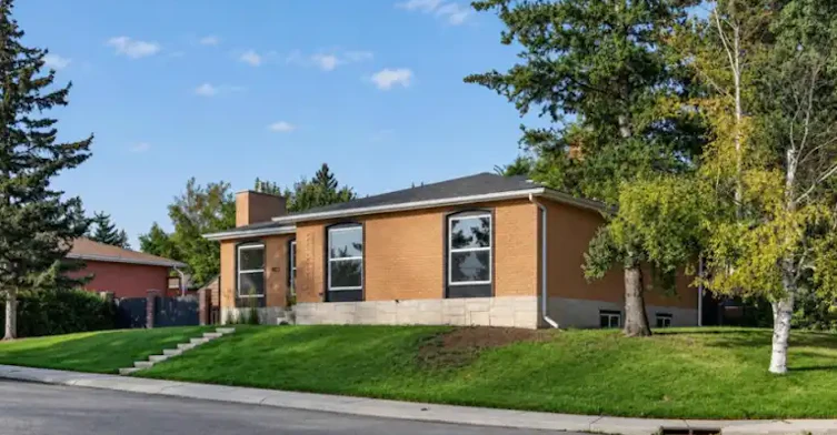803 Canford Crescent Southwest, Calgary, AB, T2W 1L2