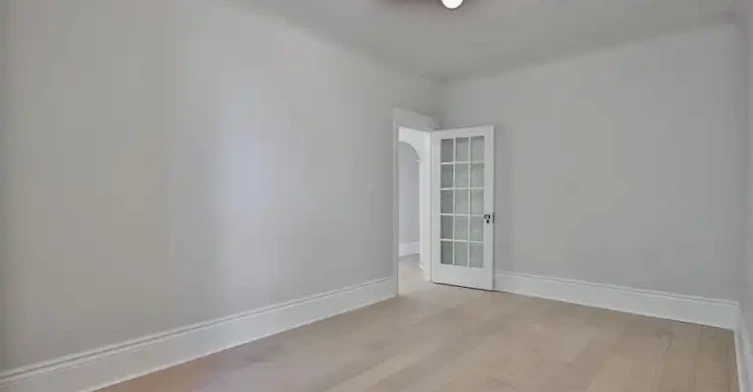 639 Broadview Avenue, Toronto, ON, M4K 2N9 - 3