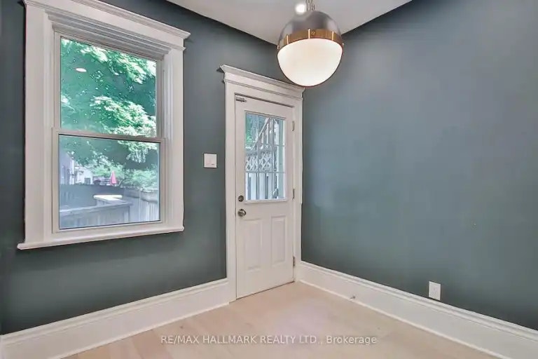 639 Broadview Avenue, Toronto, ON, M4K 2N9 - 6