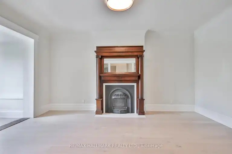 639 Broadview Avenue, Toronto, ON, M4K 2N9 - 11
