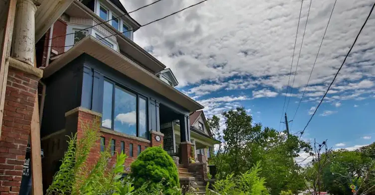 639 Broadview Avenue, Toronto, ON, M4K 2N9 - 2