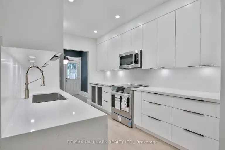 639 Broadview Avenue, Toronto, ON, M4K 2N9 - 12