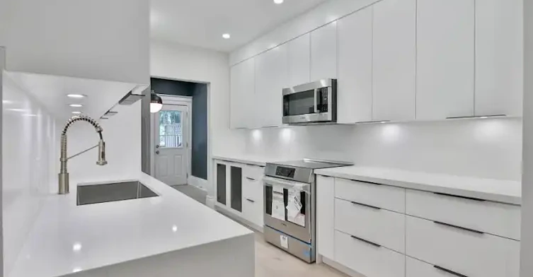 639 Broadview Avenue, Toronto, ON, M4K 2N9 - 12