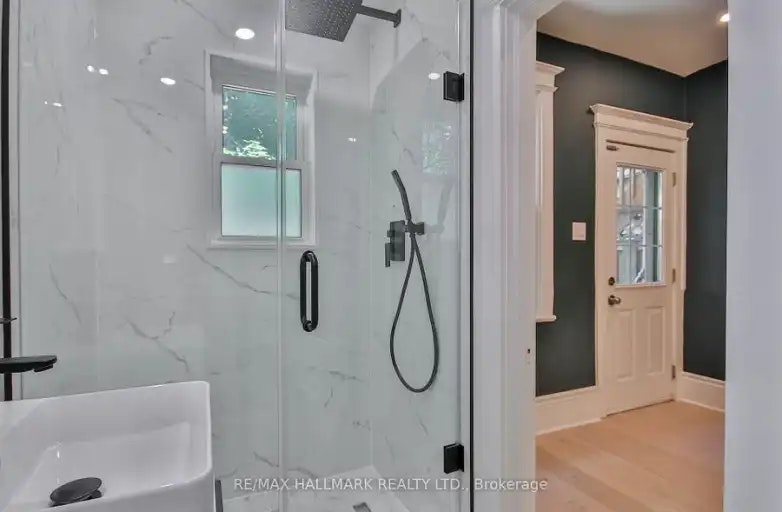 639 Broadview Avenue, Toronto, ON, M4K 2N9 - 4