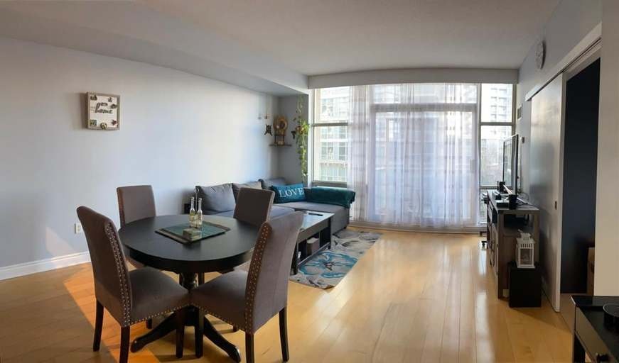 9 Spadina Avenue, Toronto, ON, M5V 3V5