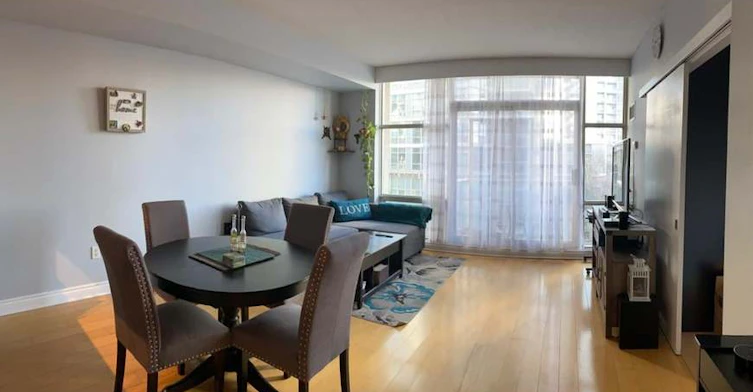 9 Spadina Avenue, Toronto, ON, M5V 3V5