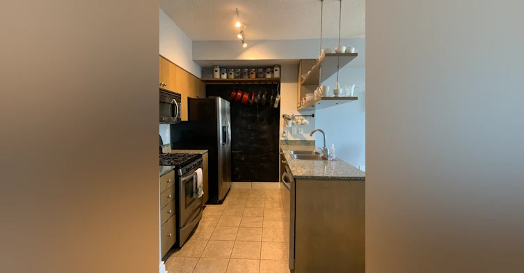 9 Spadina Avenue, Toronto, ON, M5V 3V5 - 3