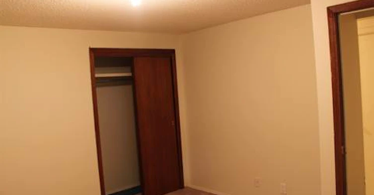 10423 69 Avenue, Edmonton, AB, T6H 2L7 - 8