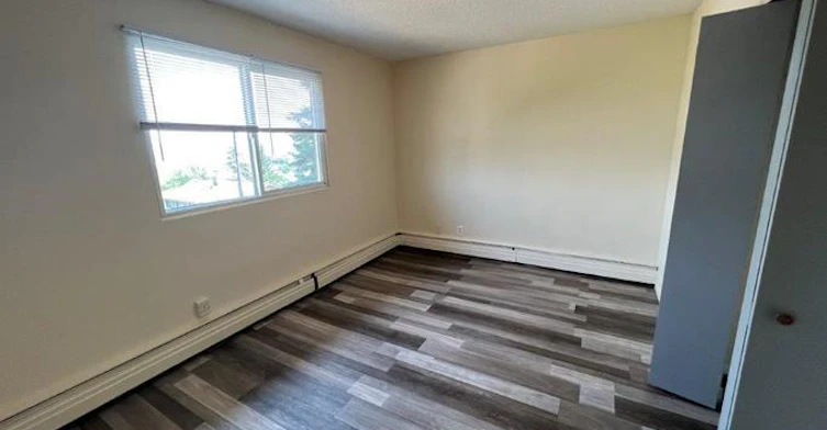 5506 41 Street, Red Deer, AB, T4N 1A7 - 9