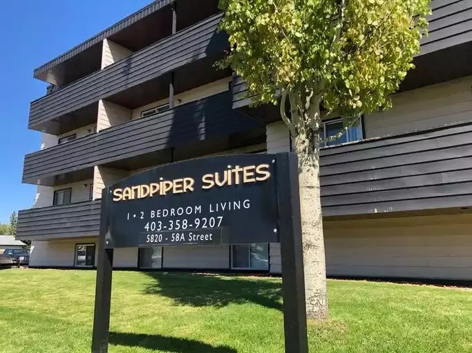 5820 58a Street, Red Deer, AB, T4N 2M7 - 6