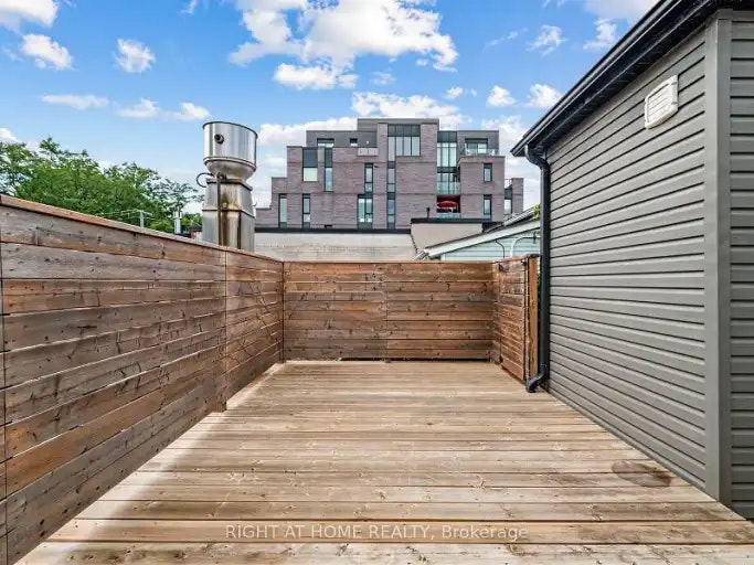 1095 Queen Street East, Toronto, ON, M4M 1K7