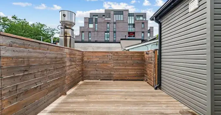 1095 Queen Street East, Toronto, ON, M4M 1K7