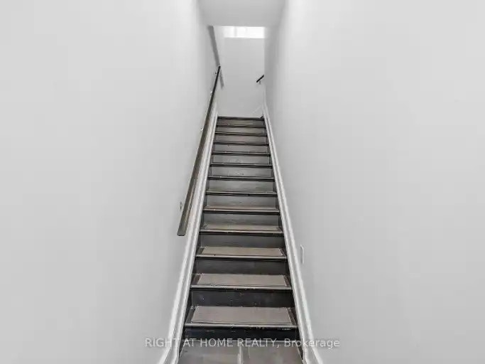 1095 Queen Street East, Toronto, ON, M4M 1K7 - 8