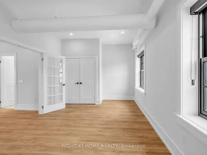 1095 Queen Street East, Toronto, ON, M4M 1K7 - 14
