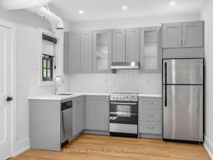 1095 Queen Street East, Toronto, ON, M4M 1K7 - 11
