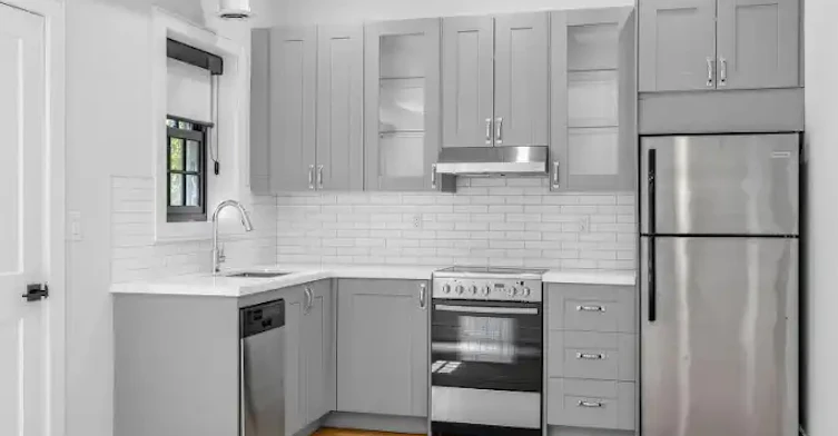 1095 Queen Street East, Toronto, ON, M4M 1K7 - 11