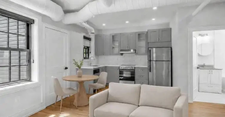 1095 Queen Street East, Toronto, ON, M4M 1K7 - 12