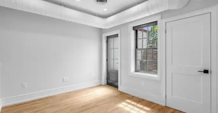 1095 Queen Street East, Toronto, ON, M4M 1K7 - 16