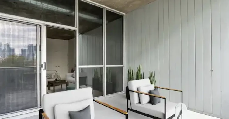 60 Bathurst Street, Toronto, ON, M5V 2P7 - 6