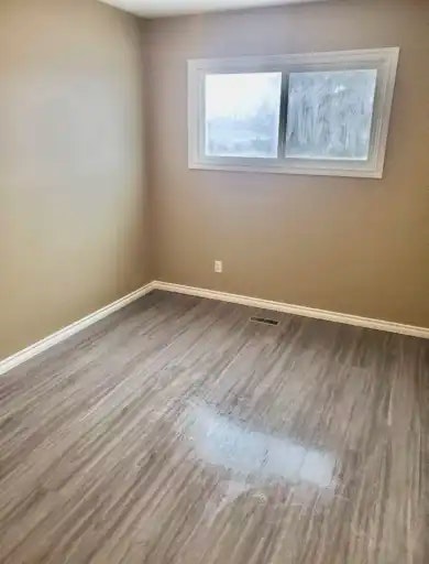 5730 49a Street, Vegreville, AB, T9C 1K6 - 6