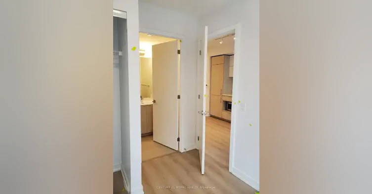 100 Queen Street East, Toronto, ON, M5C 0B5 - 3