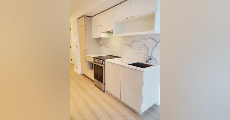 100 Queen Street East, Toronto, ON, M5C 0B5 - 5