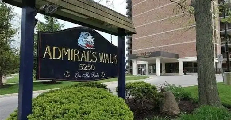 5250 Lakeshore Road, Burlington, ON