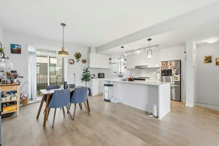 15151 Edmund Drive, Surrey, BC, V3S 0B2 5