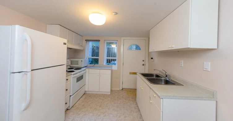 2215 West 18th Avenue, Vancouver, BC, V6L 1A5 - 3