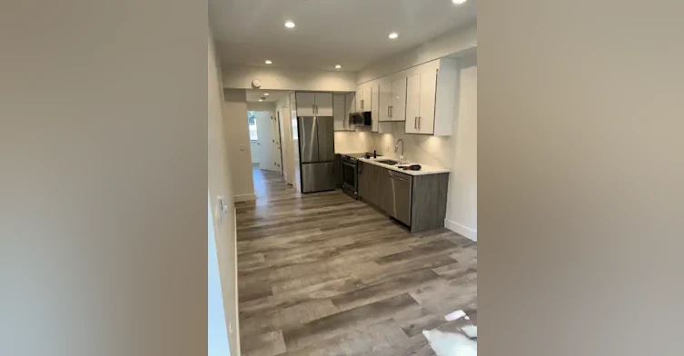 2687 Duke Street, Vancouver, BC, V5R 4S8 - 2