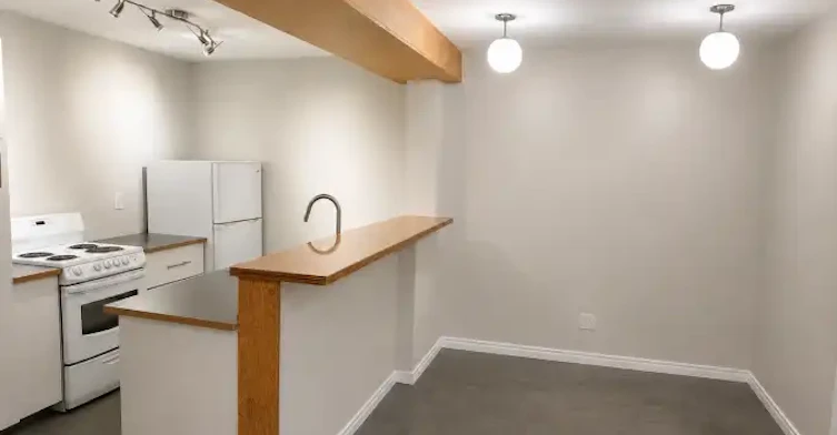 518 G Avenue South, Saskatoon, SK, S7M 1V6 - 2