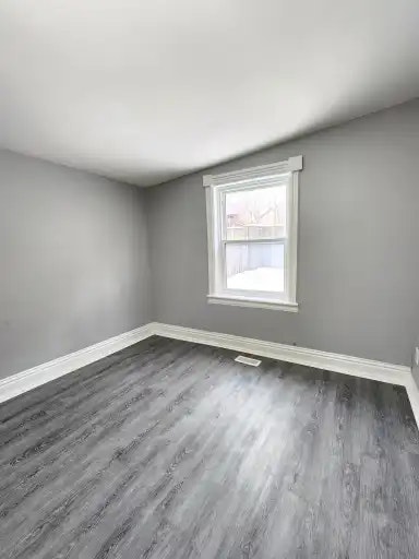 185 Parkhill Road West, Peterborough, ON - 14