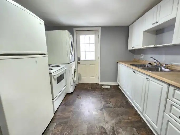 185 Parkhill Road West, Peterborough, ON - 5