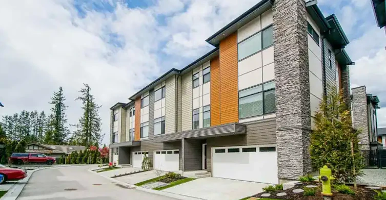 33209 Cherry Avenue, Mission, BC, V2V 0G8 - 2