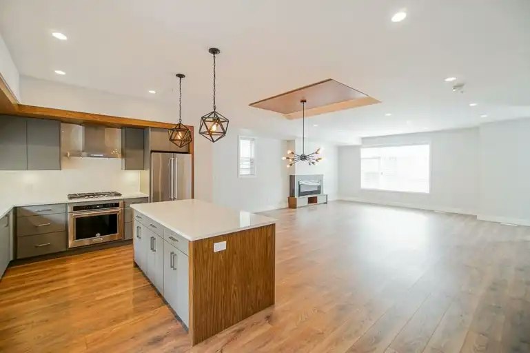 33209 Cherry Avenue, Mission, BC, V2V 0G8 - 4