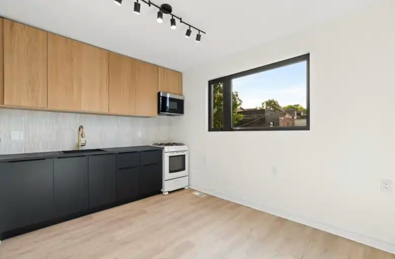 181 Argyle Street, Toronto, ON, M6J 1P5 - 4