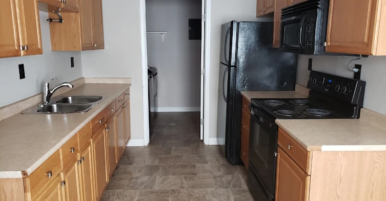 101 Mill Street, Hinton Hill, AB, T7V 1T3 - 2